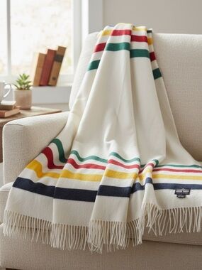 082 HUDSON’s BAY THROW BLANKET STAIN! 63.2” x 58.2”